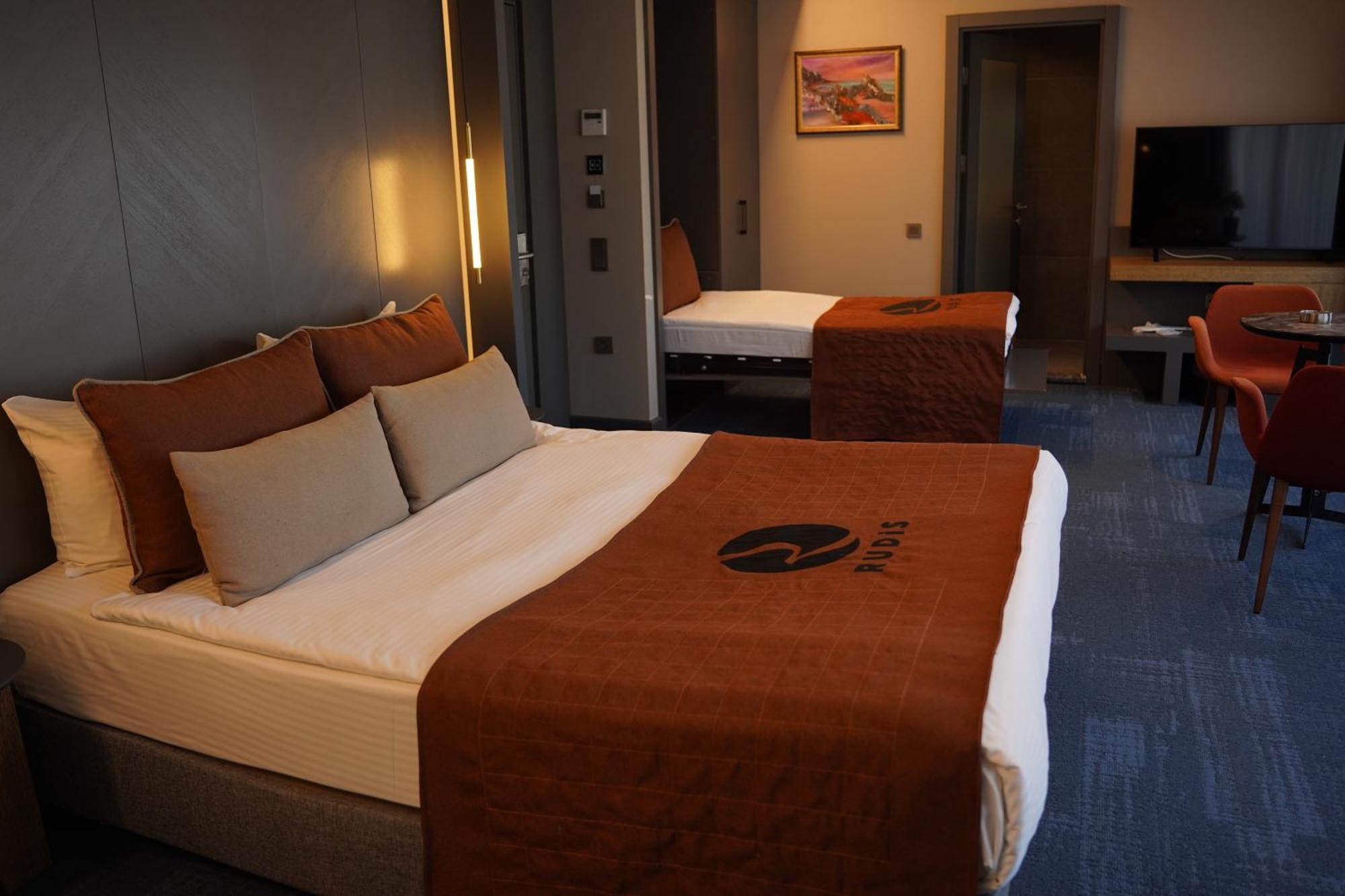Rudis Hotel Narlidere Exterior photo