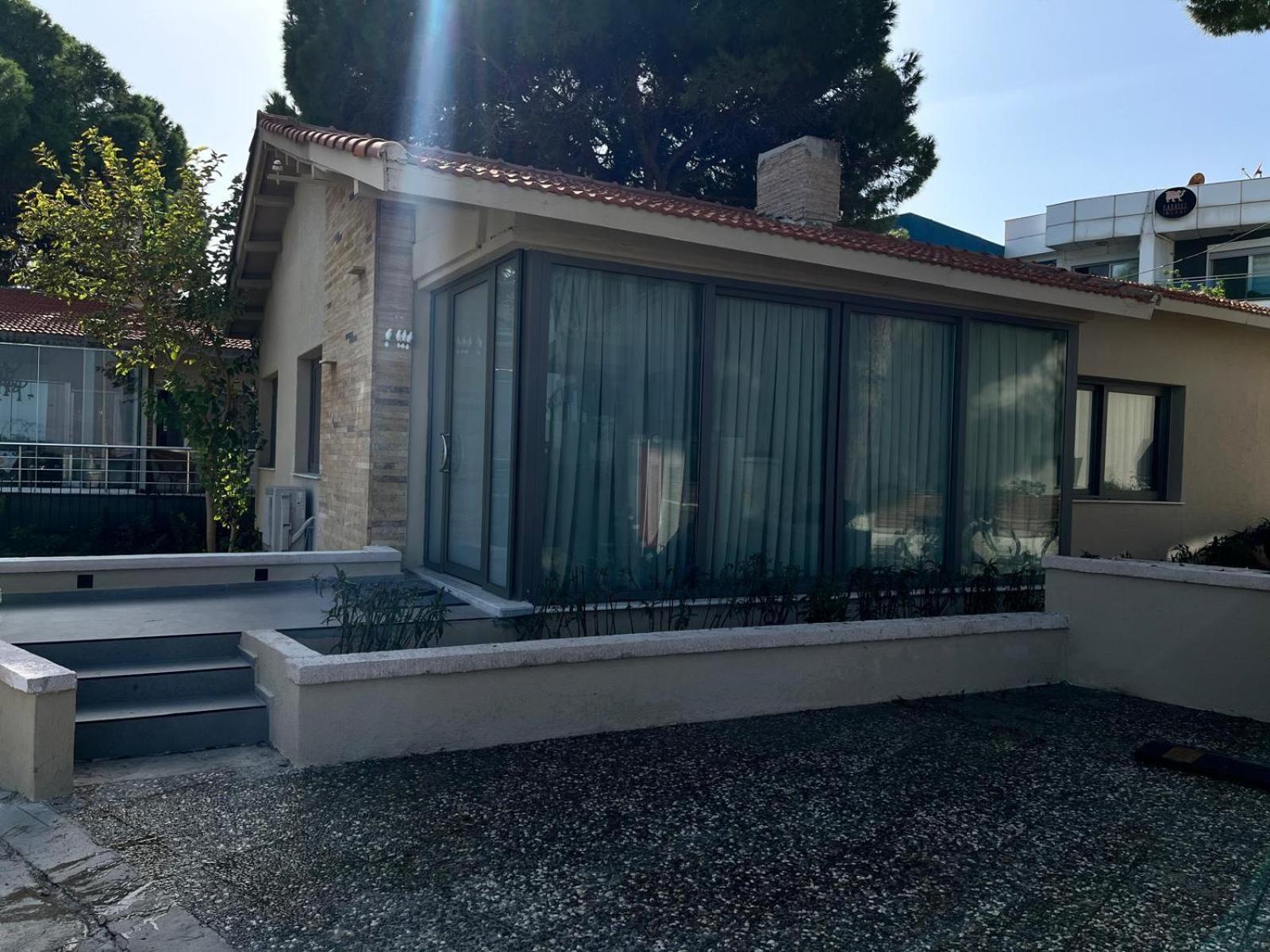 Rudis Hotel Narlidere Exterior photo